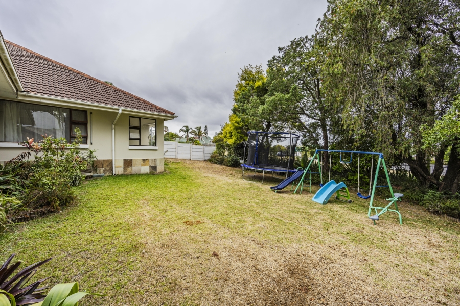 To Let 3 Bedroom Property for Rent in Beacon Bay Eastern Cape